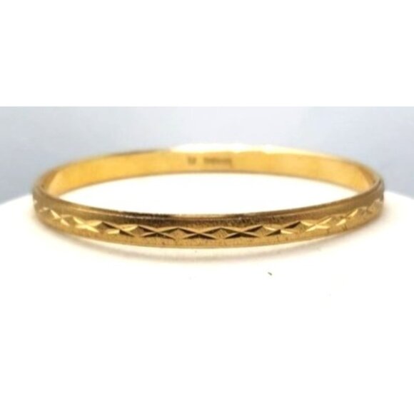 Gold Tone Etched Bangle Bracelet Signed - TRIFARI M - Picture 1 of 6